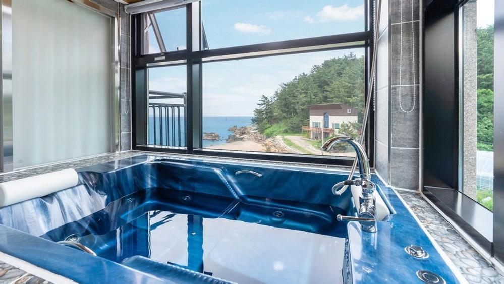 Goseong Capella Spa Pension Hotell Eksteriør bilde