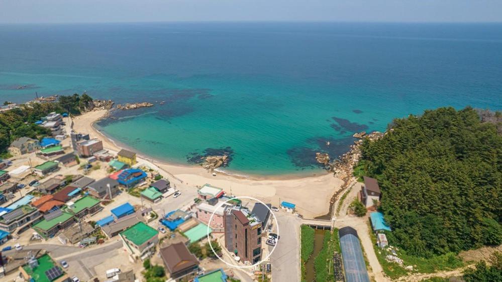 Goseong Capella Spa Pension Hotell Eksteriør bilde